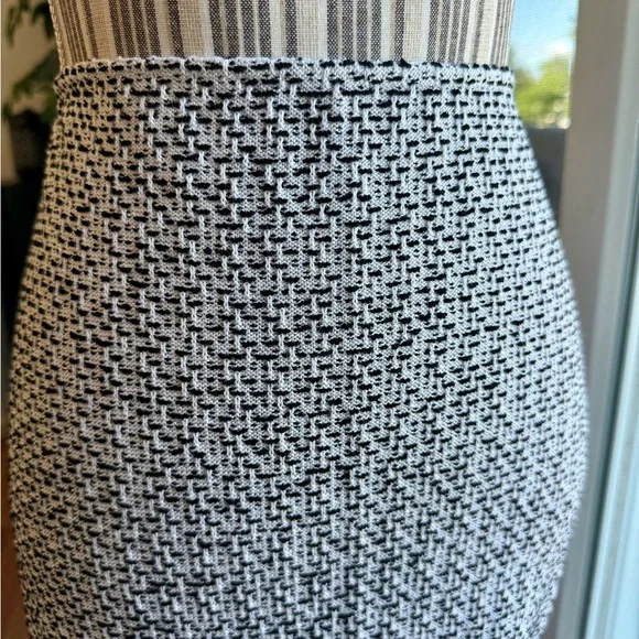 St. John Pencil Skirt - Picture 2 of 11